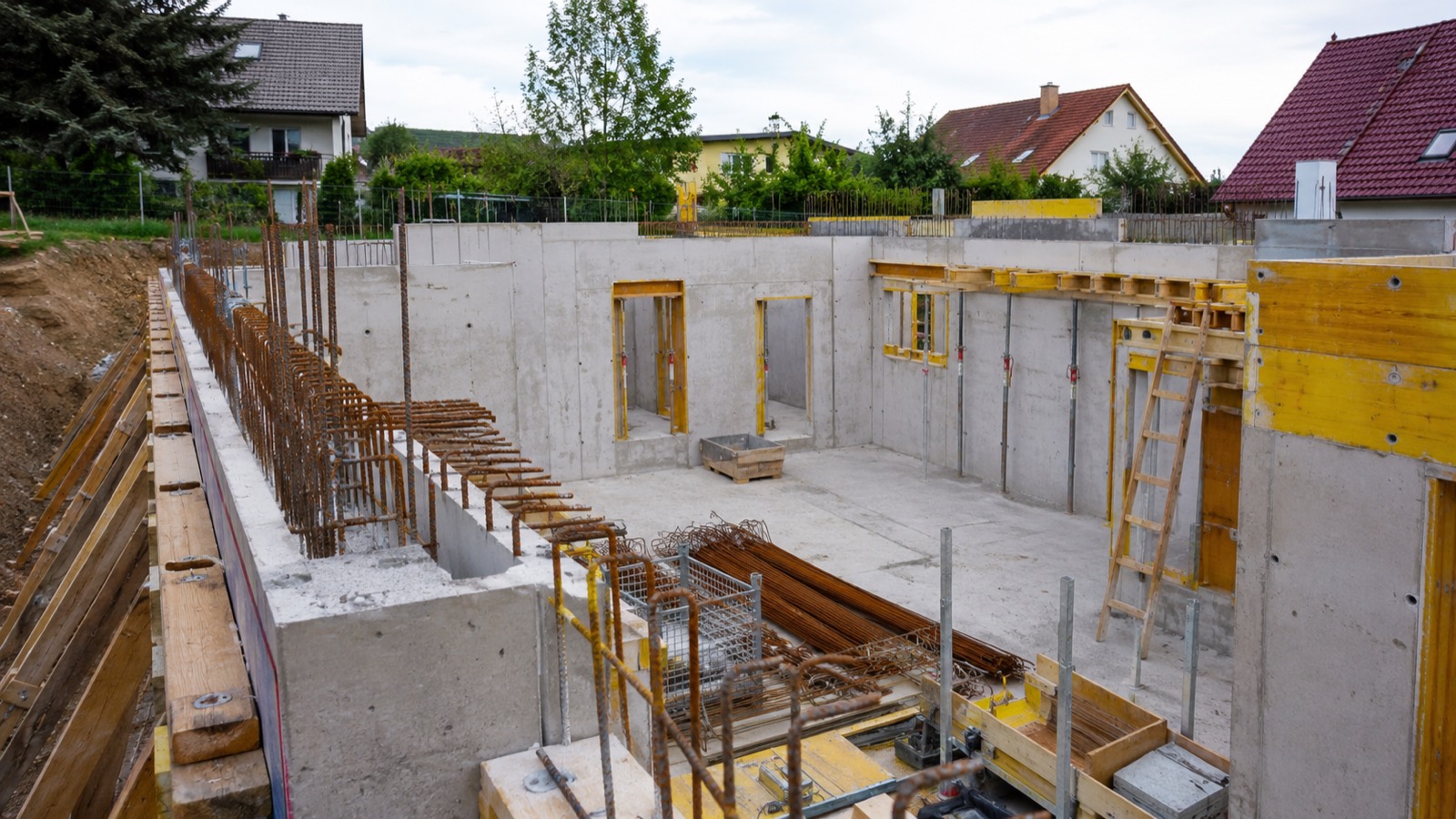 Stahlbetonarbeiten auf einer Baustelle
